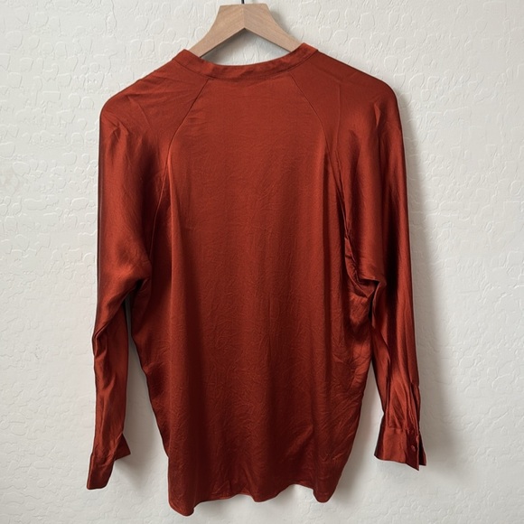 Vince Bronze 100% Silk V-neck Crepe Casual Top Blouse Cinnamon Size XS - Picture 9 of 9
